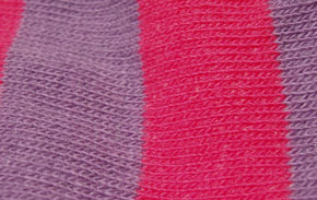 Foto: microshots.org lila-rosa Wolle